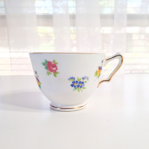 Fine Bone China Crown Staffordshire England Tea Cup - Picture 2 of 7
